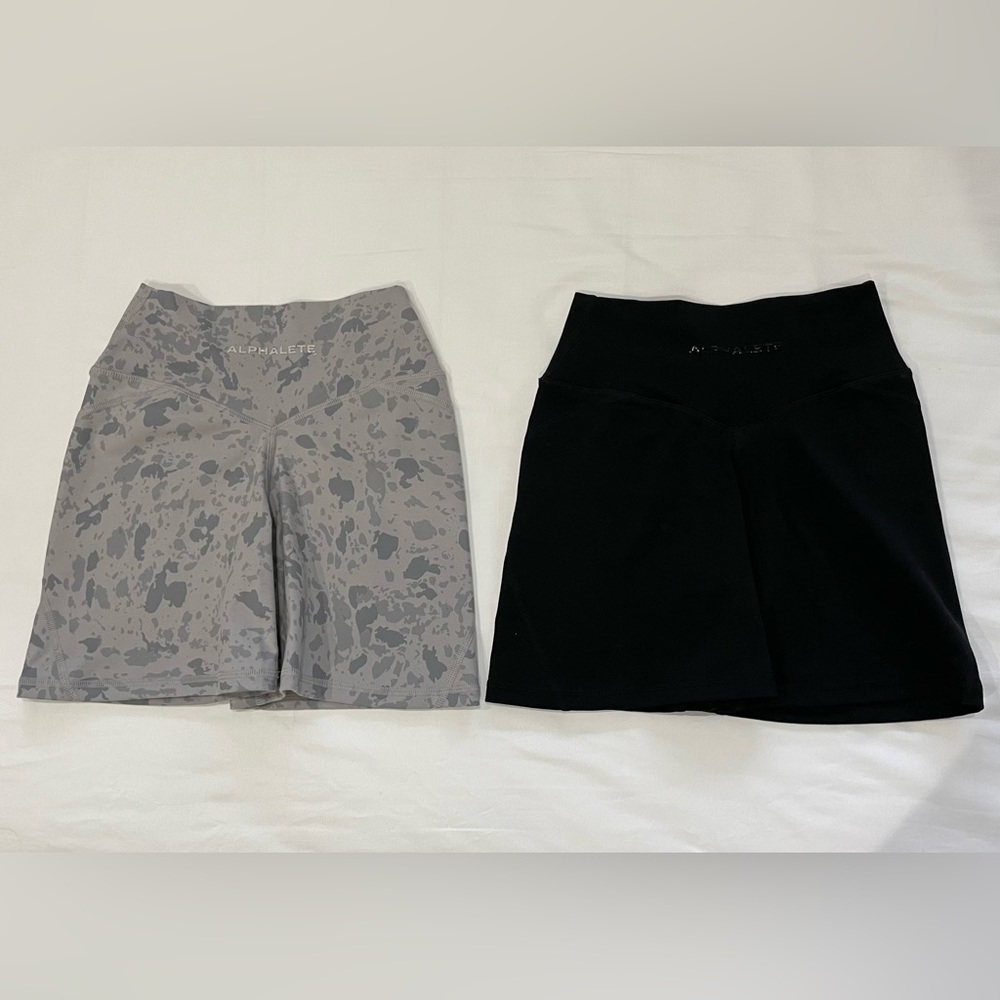 Alphalete: surface power shorts 5” in two colors and both Xs